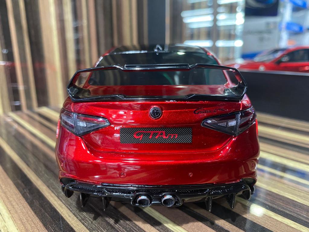 1/18 Alfa Romeo Giulia Quadrifoglio Red Model Car by Otto