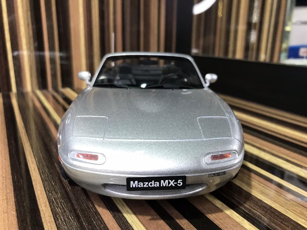 1/18 Resin Mazda MX-5 Silver Model Car by Otto