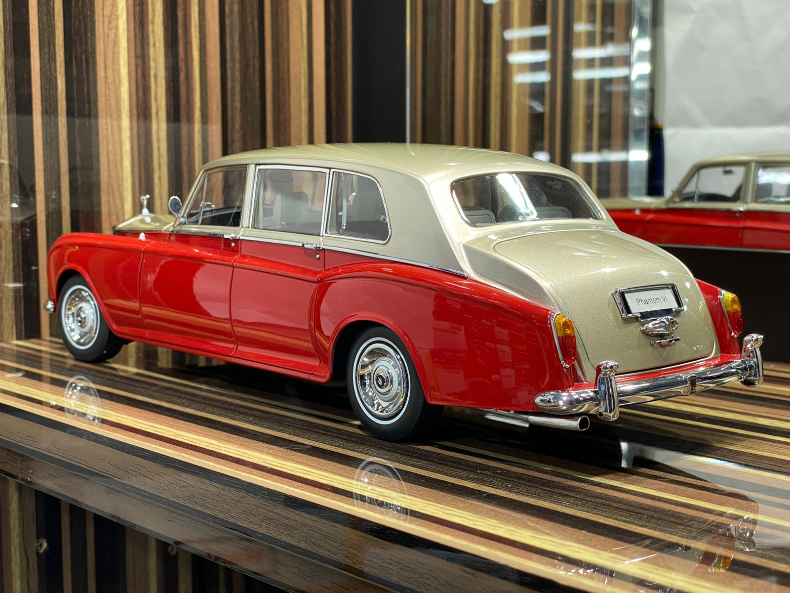 1/18 Diecast Rolls-Royce Phantom VI  Red & Beige Kyosho Scale Model Car