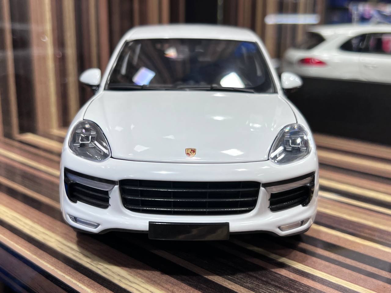 Porsche Cayenne Minichamps