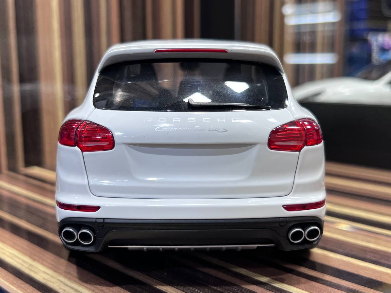 Porsche Cayenne Minichamps