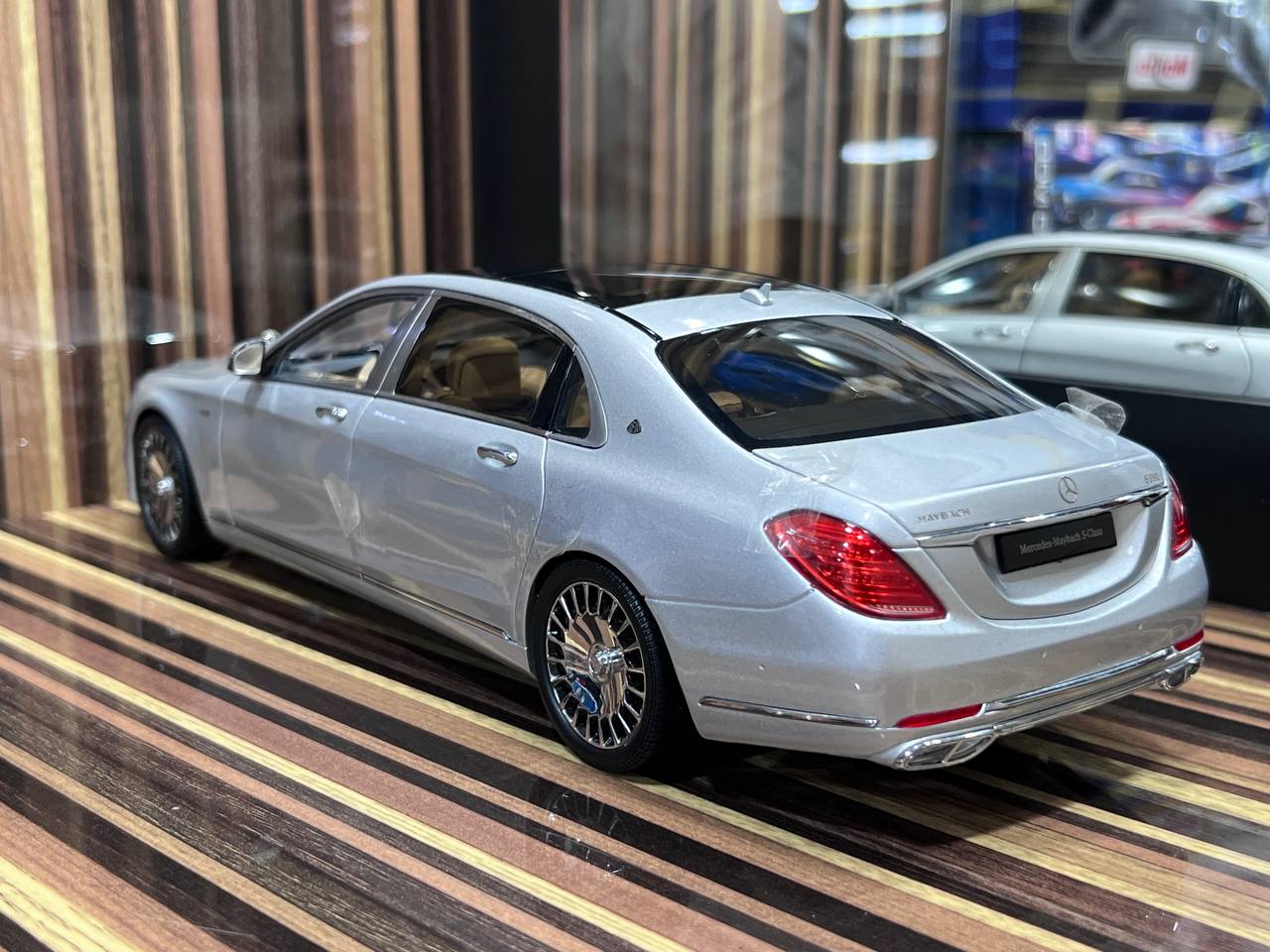 1/18 Diecast Mercedes-Benz S-Class Maybach Silver Almost Real Scale Model Car