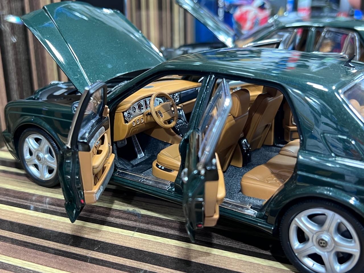 1/18 Bentley Arnage T Green by Minichamps