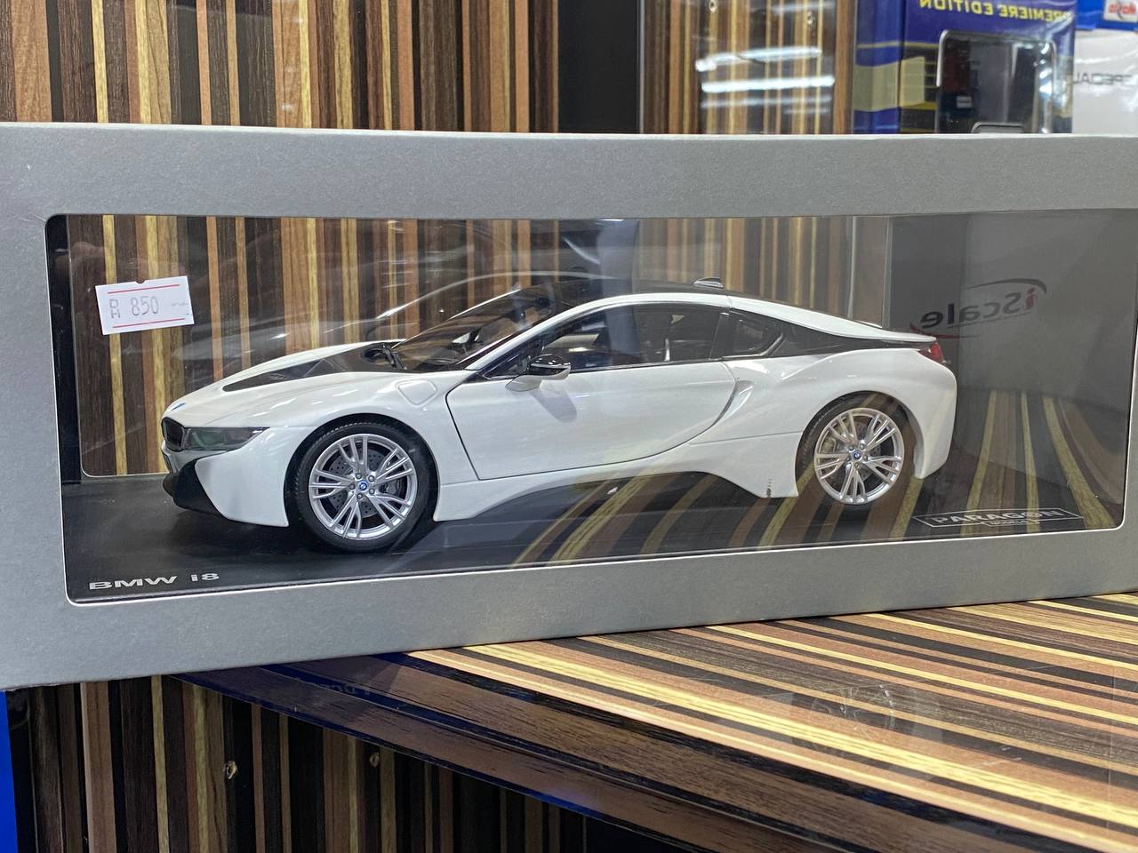 1/18 Diecast BMW I8 Whtie by Paragon Models