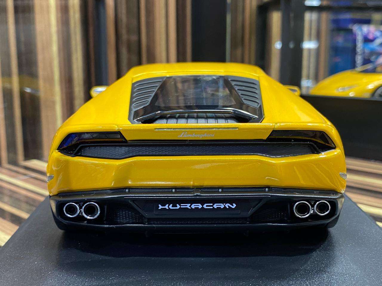 1/18 Diecast Lamborghini Huracan LP 610-4 Yellow Kyosho Scale Model Car
