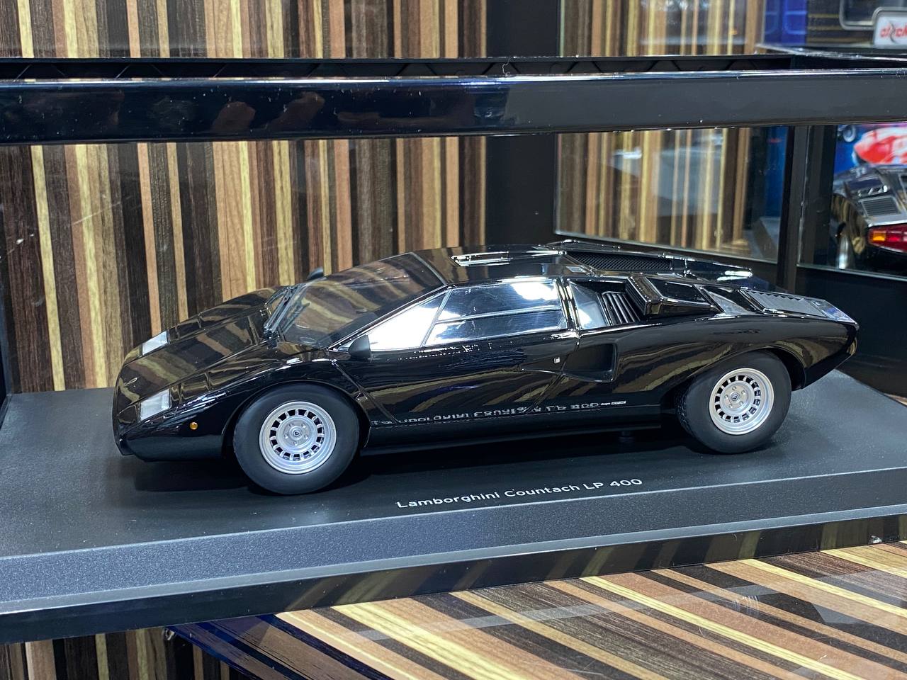 1/18 Diecast Lamborghini Countach LP 400 Black Kyosho Scale Model Car