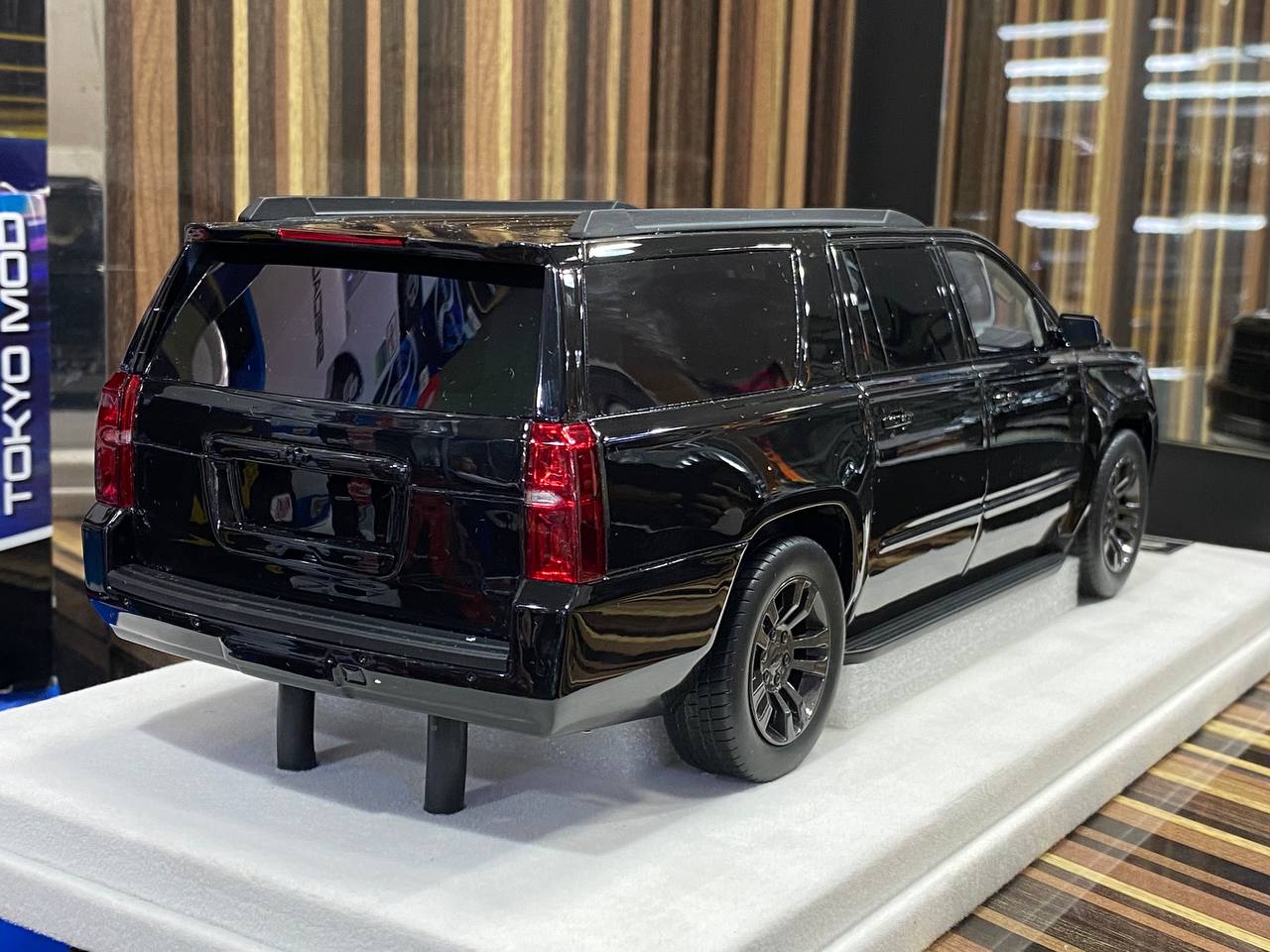 Chevrolet Suburban Tahoe V-A