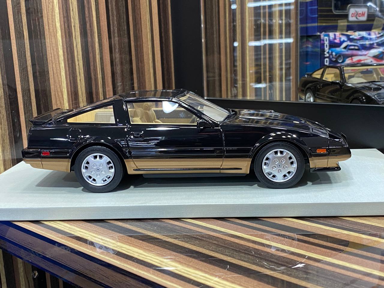 1/18 Diecast Nissan 300 ZX Turbo LCD Scale Model Car
