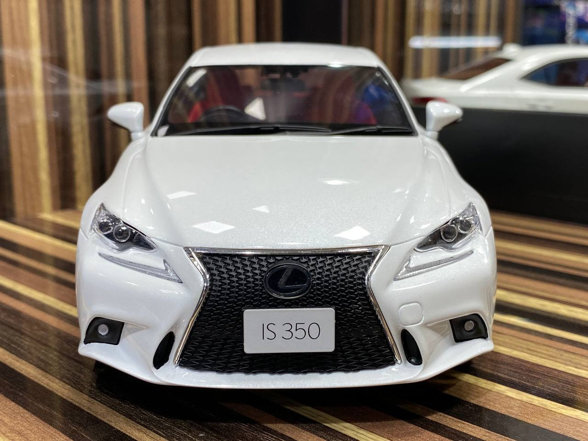 Lexus Scale Is 1/18 Diecast Lexus IS350 White Kyosho Scale Model Car – dturman.com