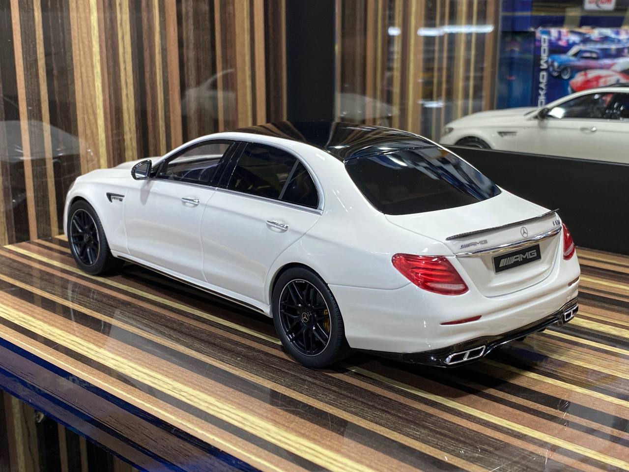 1/18 Diecast Mercedes-Benz AMG E63 S White GT Spirit Scale Model Car