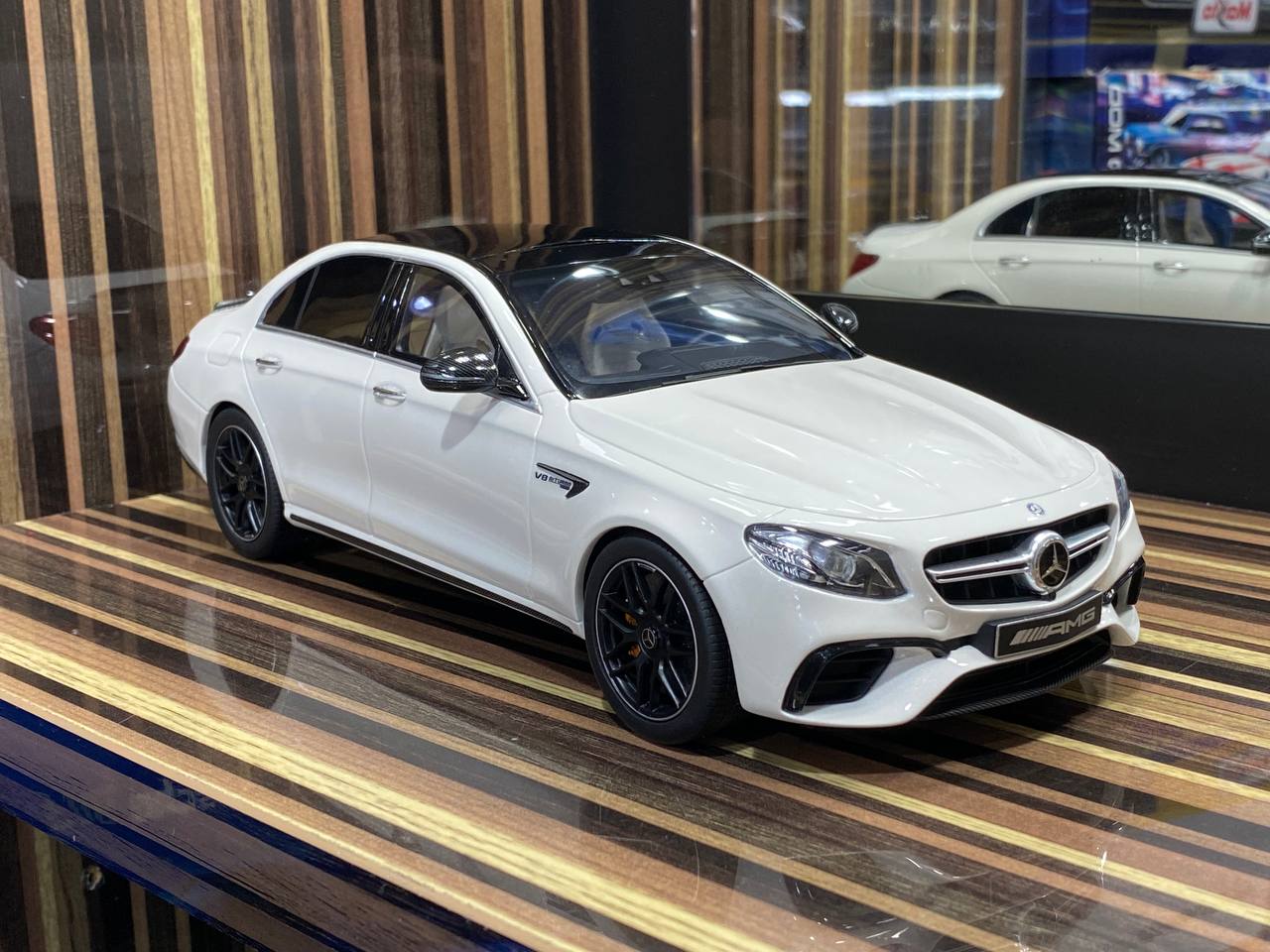 1/18 Diecast Mercedes-Benz AMG E63 S White GT Spirit Scale Model Car