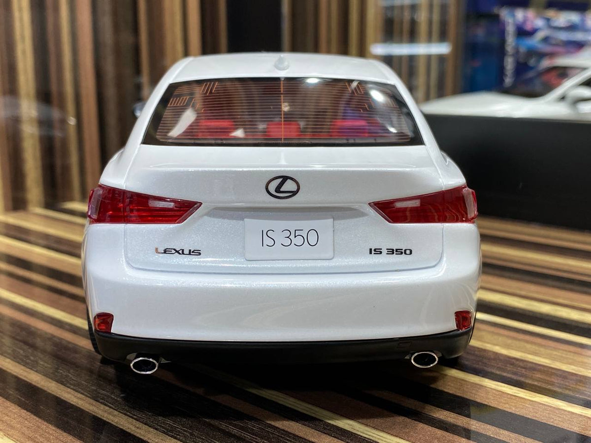 Lexus Scale Is 1/18 Diecast Lexus IS350 White Kyosho Scale Model Car – dturman.com