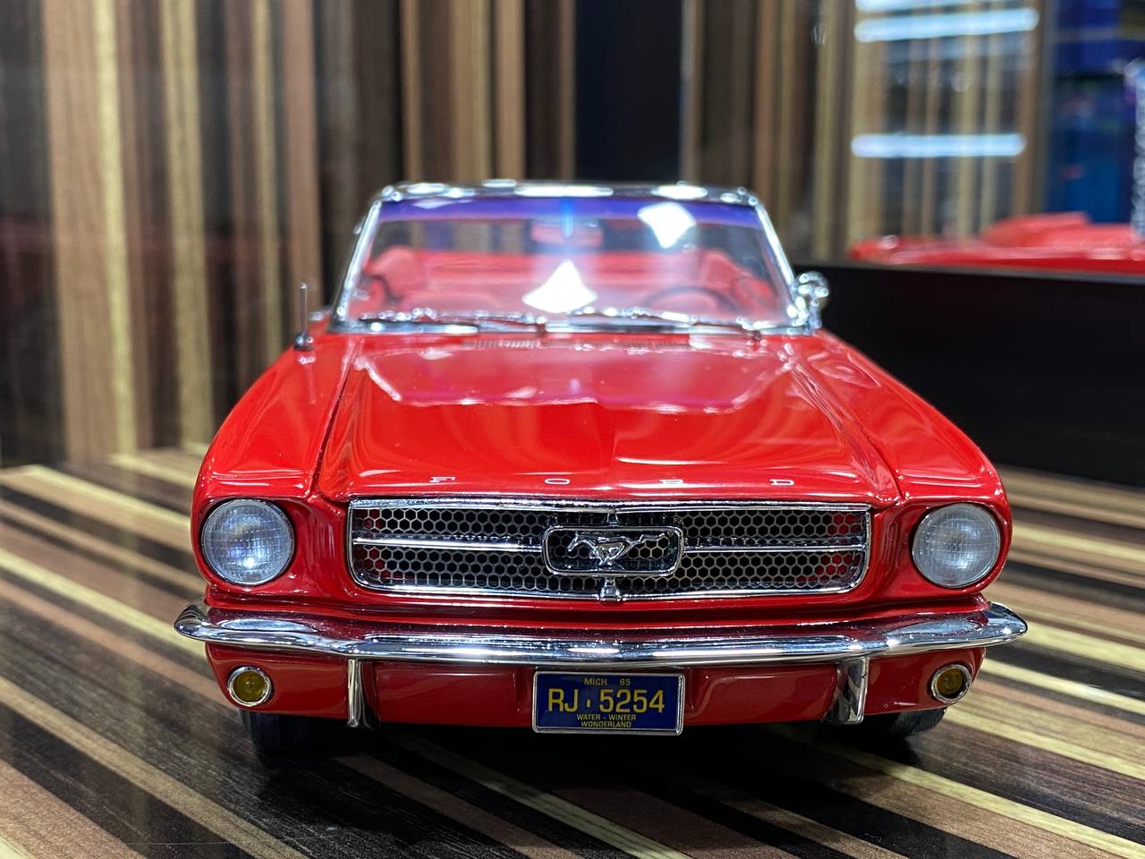 1/18 Diecast Ford Mustang Cabrio Red Model Car by Presicion Collection