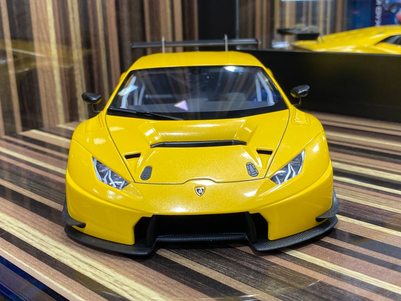 1/18 Diecast Lamborghini Huracan GT3 Yellow AUTOart Scale Model Car