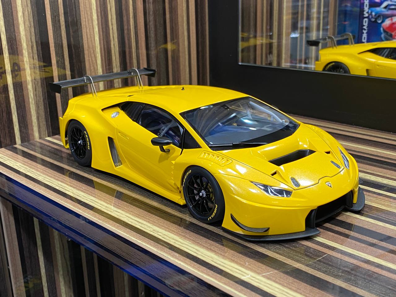 1/18 Diecast Lamborghini Huracan GT3 Yellow AUTOart Scale Model Car