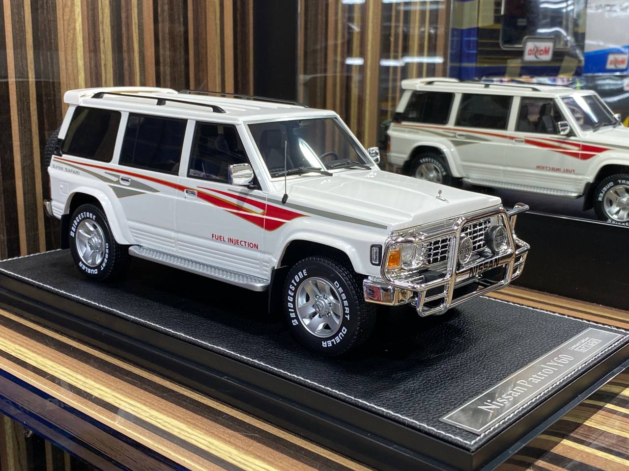 1/18 Diecast Nissan Patrol Super Safari Y60 IVY Models Scale Model Car