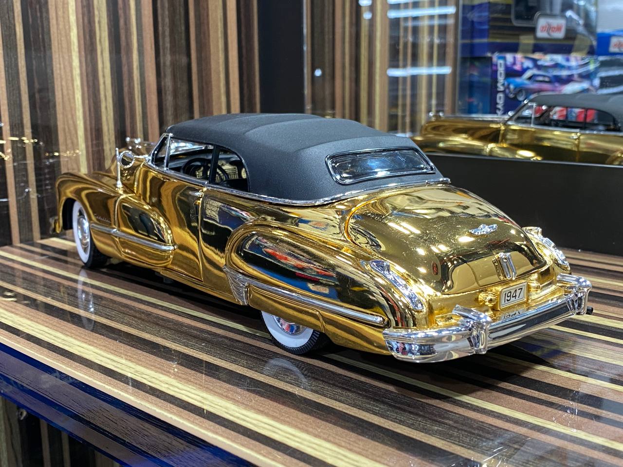 1/18 Diecast Miniature Cadillac 47 Series 62 Anson Gold Scale Model Car