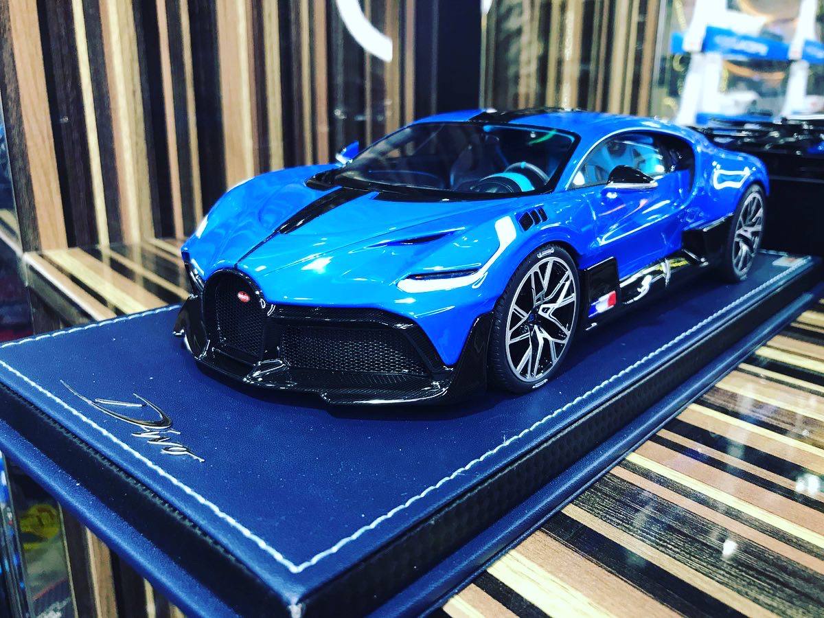 1/18 Resin Bugatti Divo Blue by MR Collection