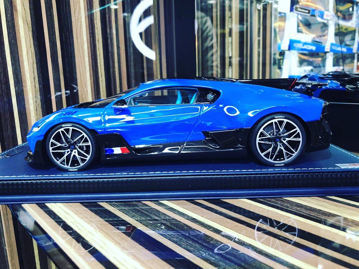 1/18 Resin Bugatti Divo Blue by MR Collection