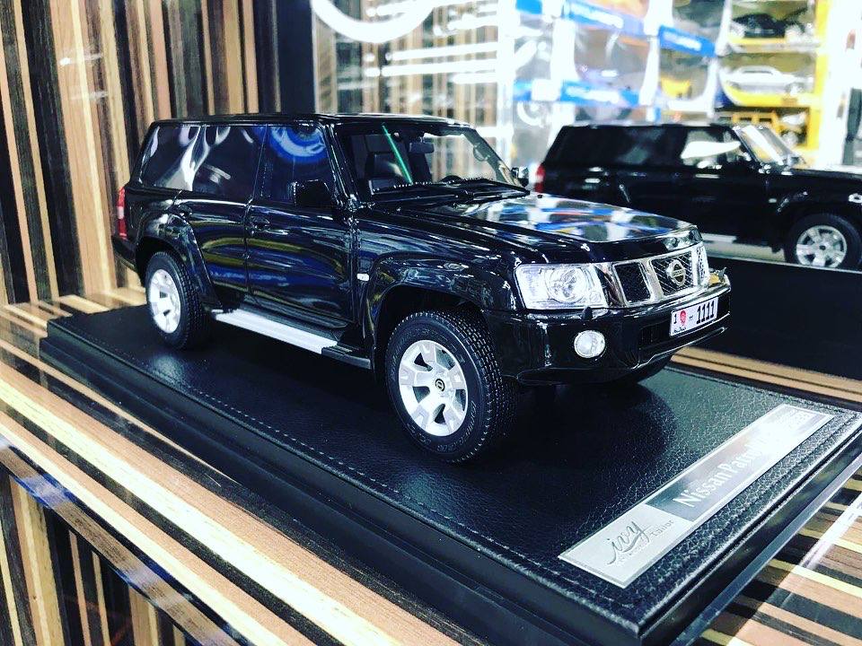1:18 Nissan Patrol Safari  Black IVY Models Scale Model Car