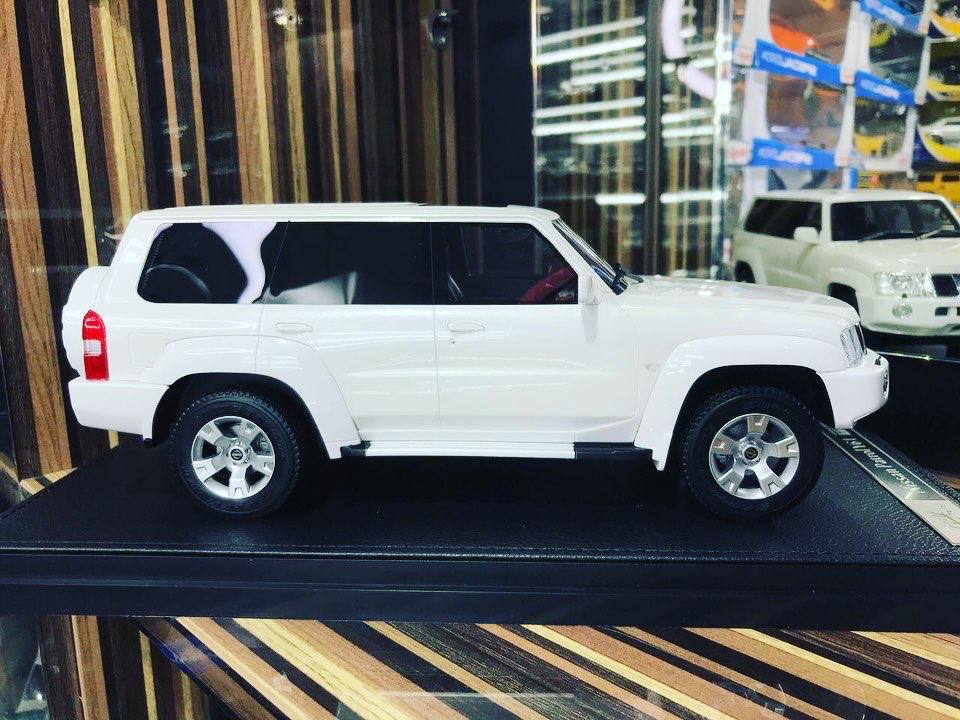 1:18 Diecast Nissan Patrol Safari White IVY Models Scale Model Cars