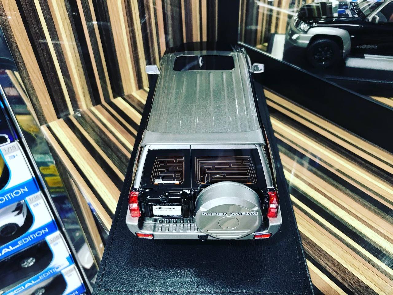 1/18 Diecast Nissan Patrol Super Safari Black IVY Models Scale Model Car