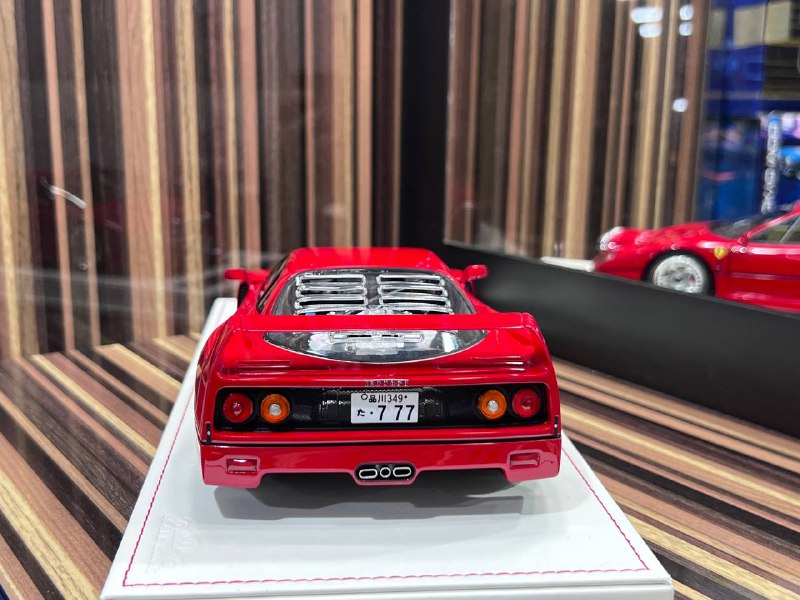 1/18 Ferrari F40 Red Model Car by VIP Models