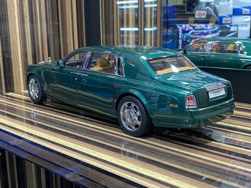 Rolls-Royce Phantom EWB Kyosho