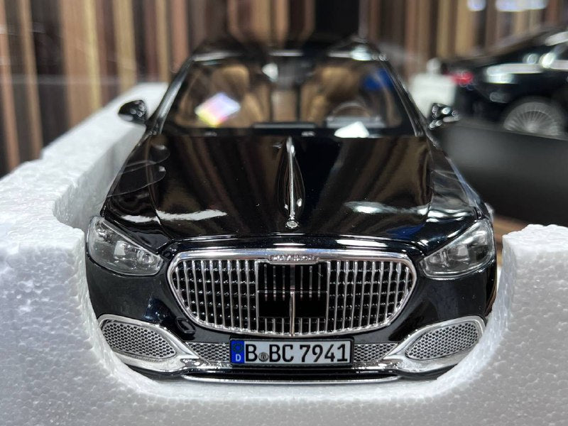 1/18 Diecast Mercedes-Maybach S-Class 2021 Black Norev Scale Model Car