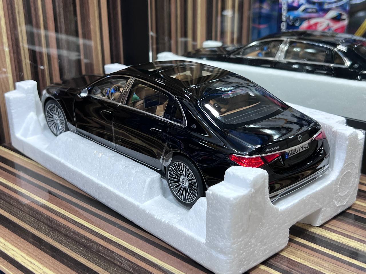 1/18 Diecast Mercedes-Maybach S-Class 2021 Black Norev Scale Model Car