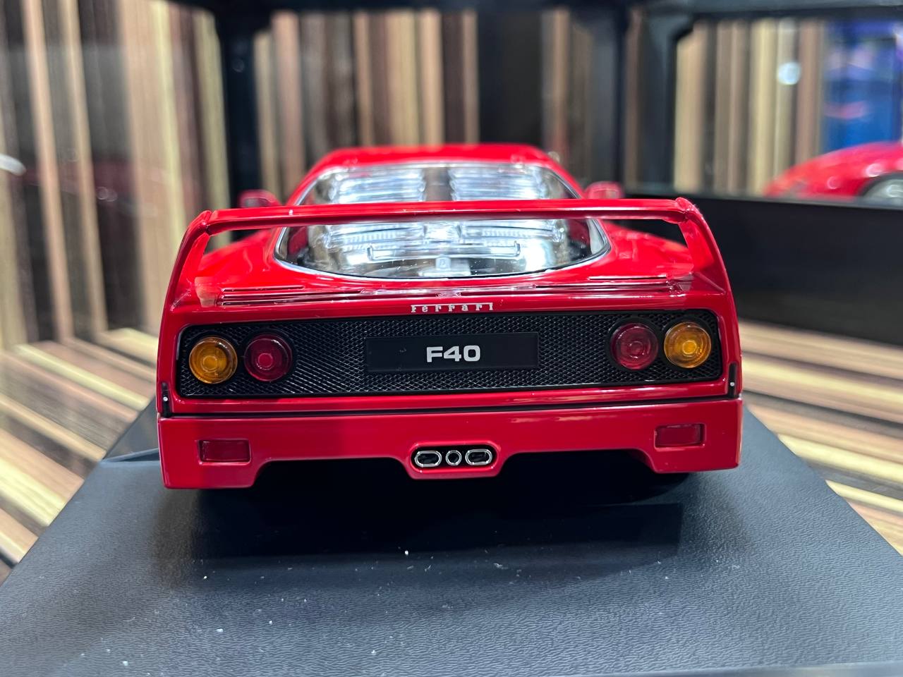 1/18 Ferrari F40 Red by KK Models