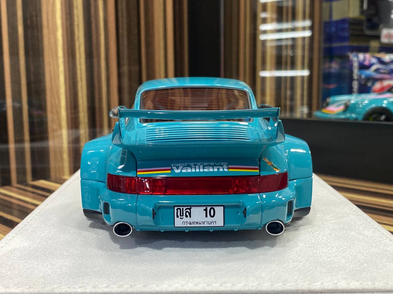 1/18 Diecast Porsche Vaillant 964 Begriff #10 Blue FuelMe Model Car