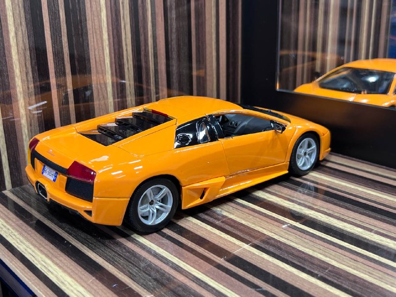 1/18 Diecast Lamborghini Murcielago LP640 Miniature Model Car by Maisto
