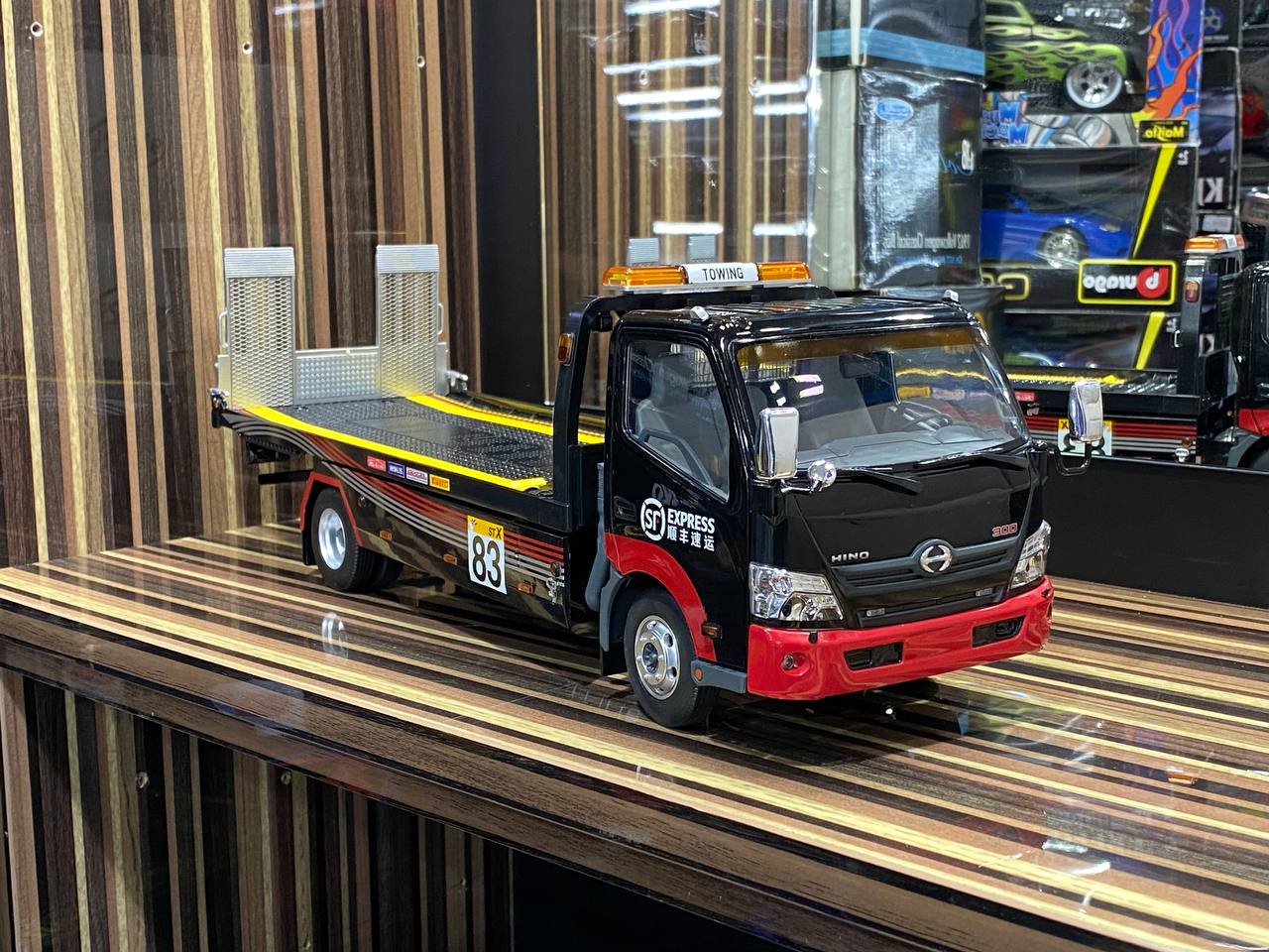 1/18 Diecast Hino 300 SF Express Flatbed Tow Truck Black by TINY