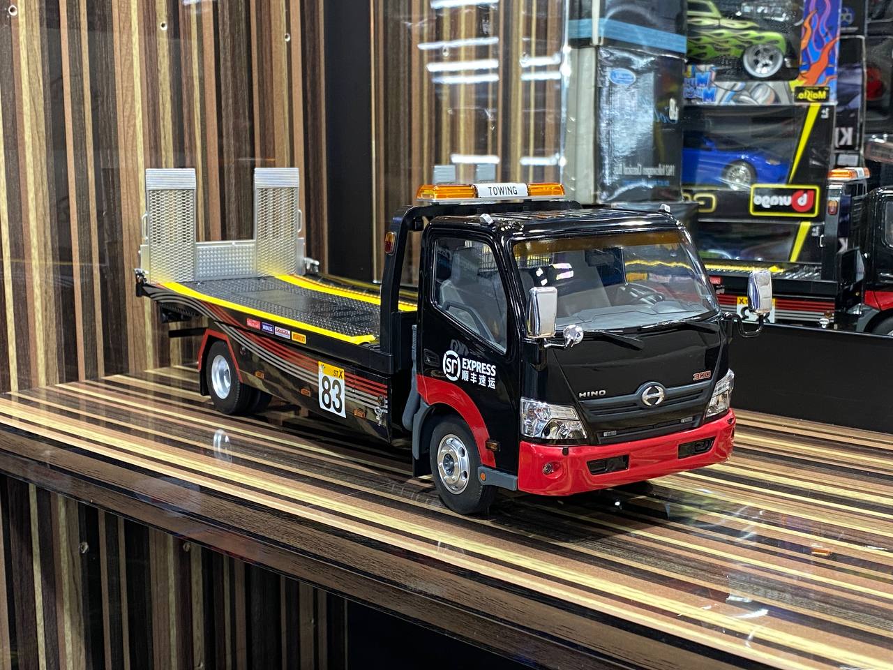 1/18 Diecast Hino 300 SF Express Flatbed Tow Truck Black by TINY