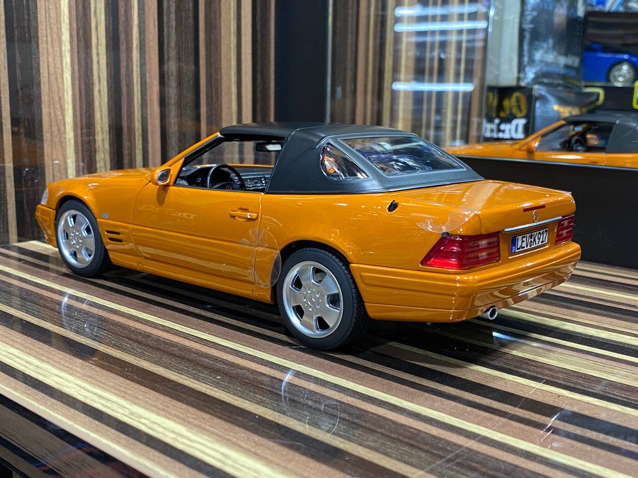 1/18 Diecast Mercedes-Benz SL 500 1999 Orange Norev Scale Model Car