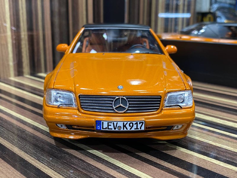 1/18 Diecast Mercedes-Benz SL 500 1999 Orange Norev Scale Model Car