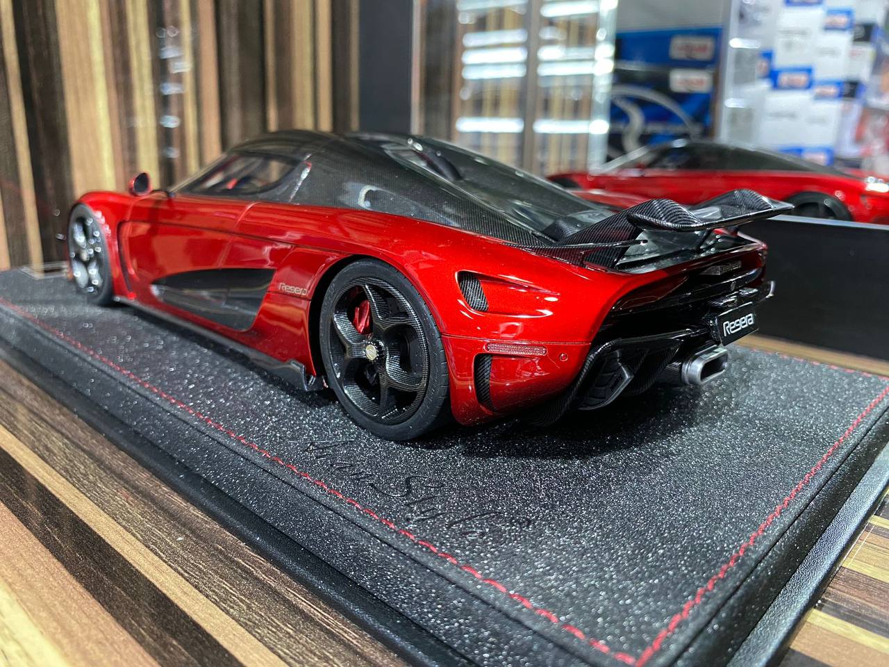1/18 Diecast Koenigsegg Regera Fronti Art Red Miniature Car