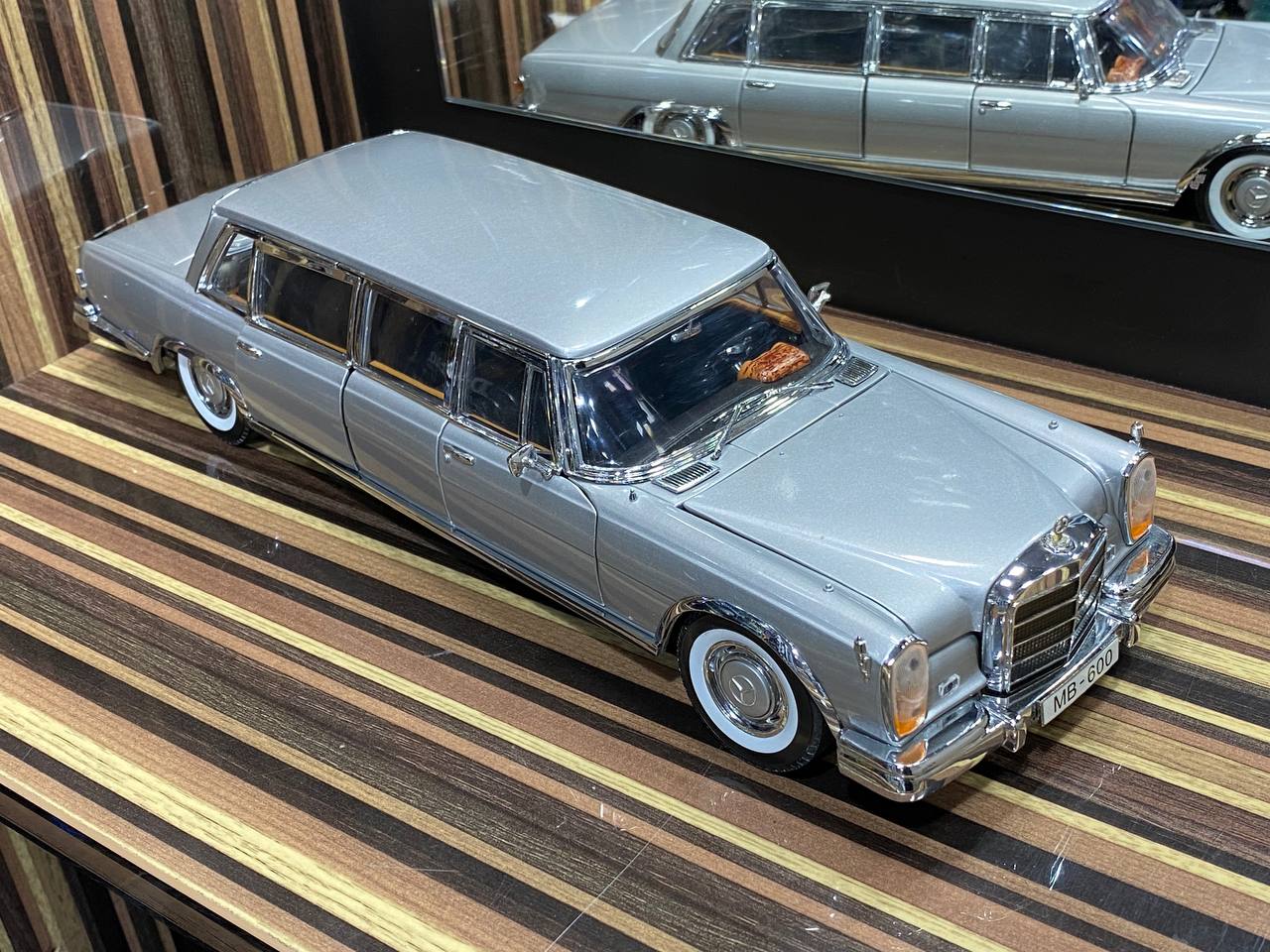 Mercedes-Benz MB600 Sun Star