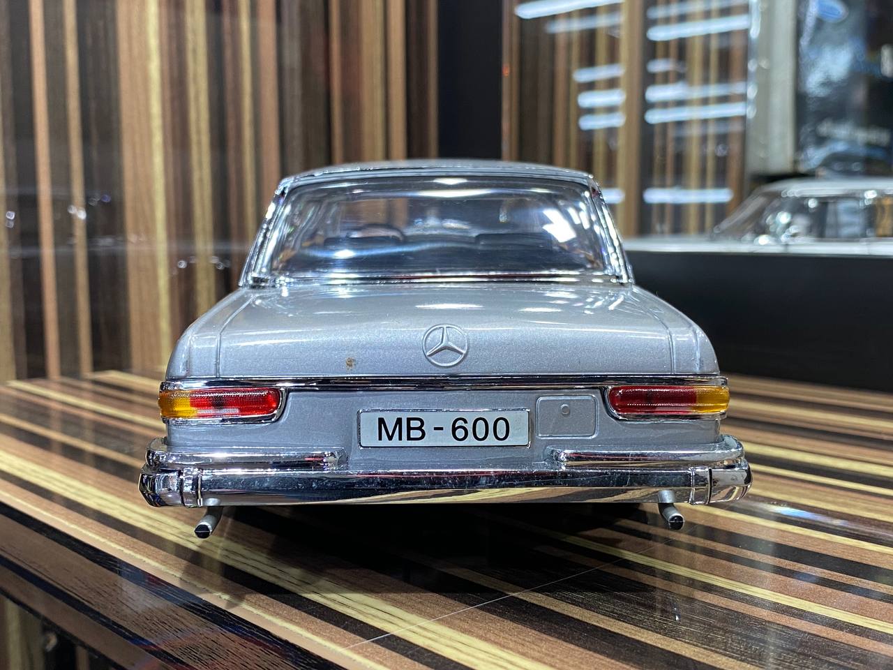 Mercedes-Benz MB600 Sun Star