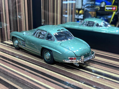 1/18 Diecast Mercedes-Benz 300SL Green Norev Scale Model Car