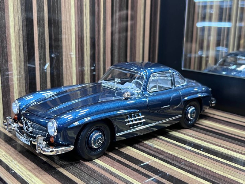 1/18 Diecast Mercedes-Benz 300SL Blue Norev Scale Model Car