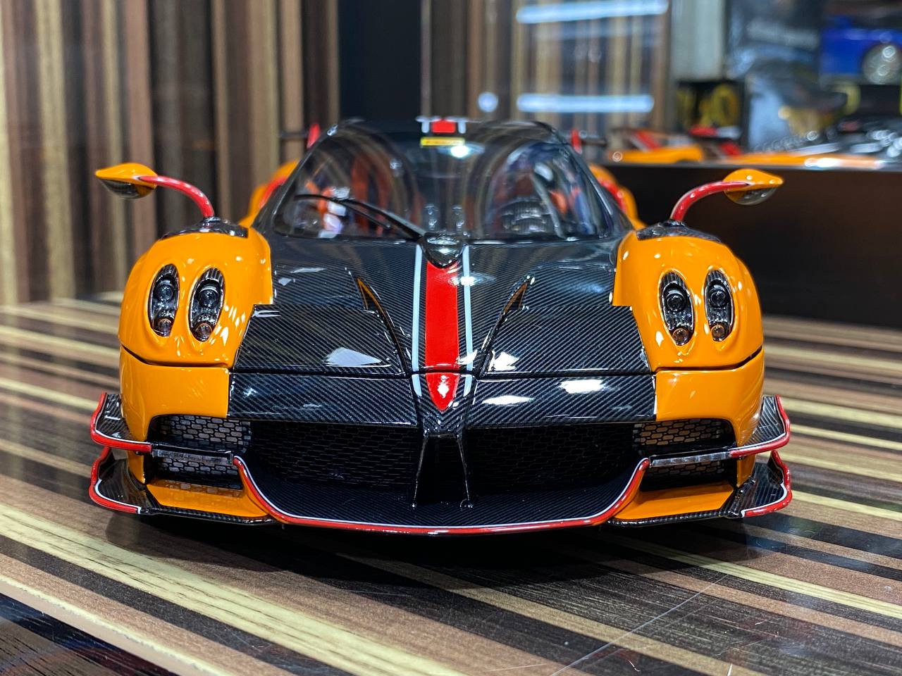 Pagani Huayra Roadster LCD