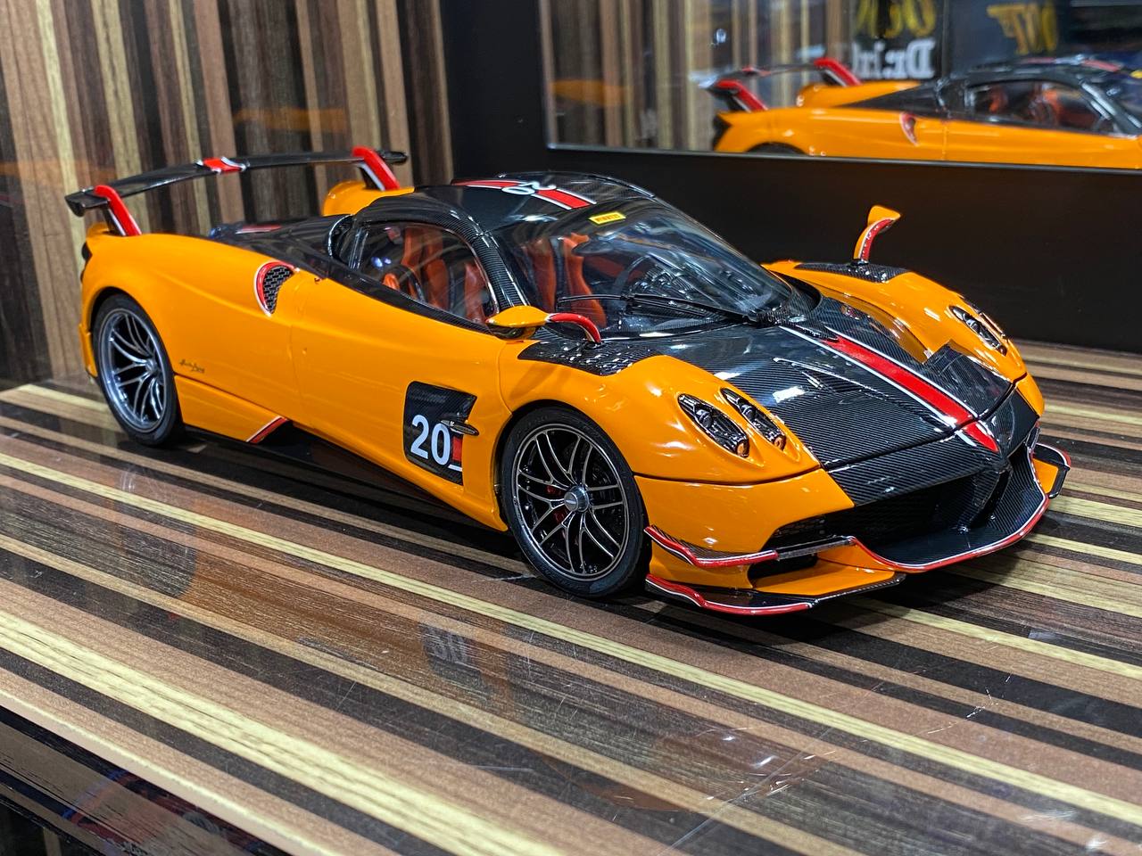 Pagani Huayra Roadster LCD