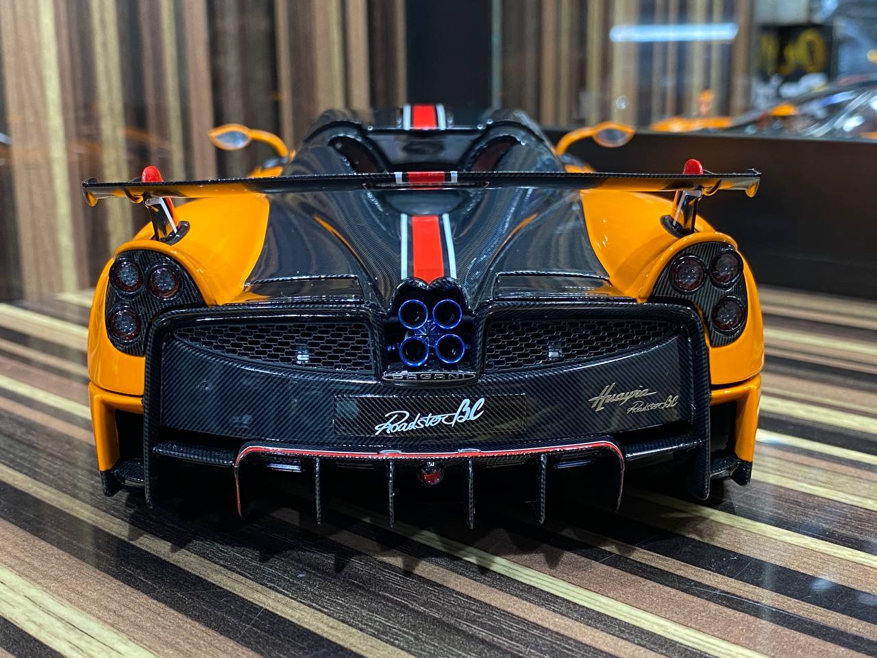 Pagani Huayra Roadster LCD
