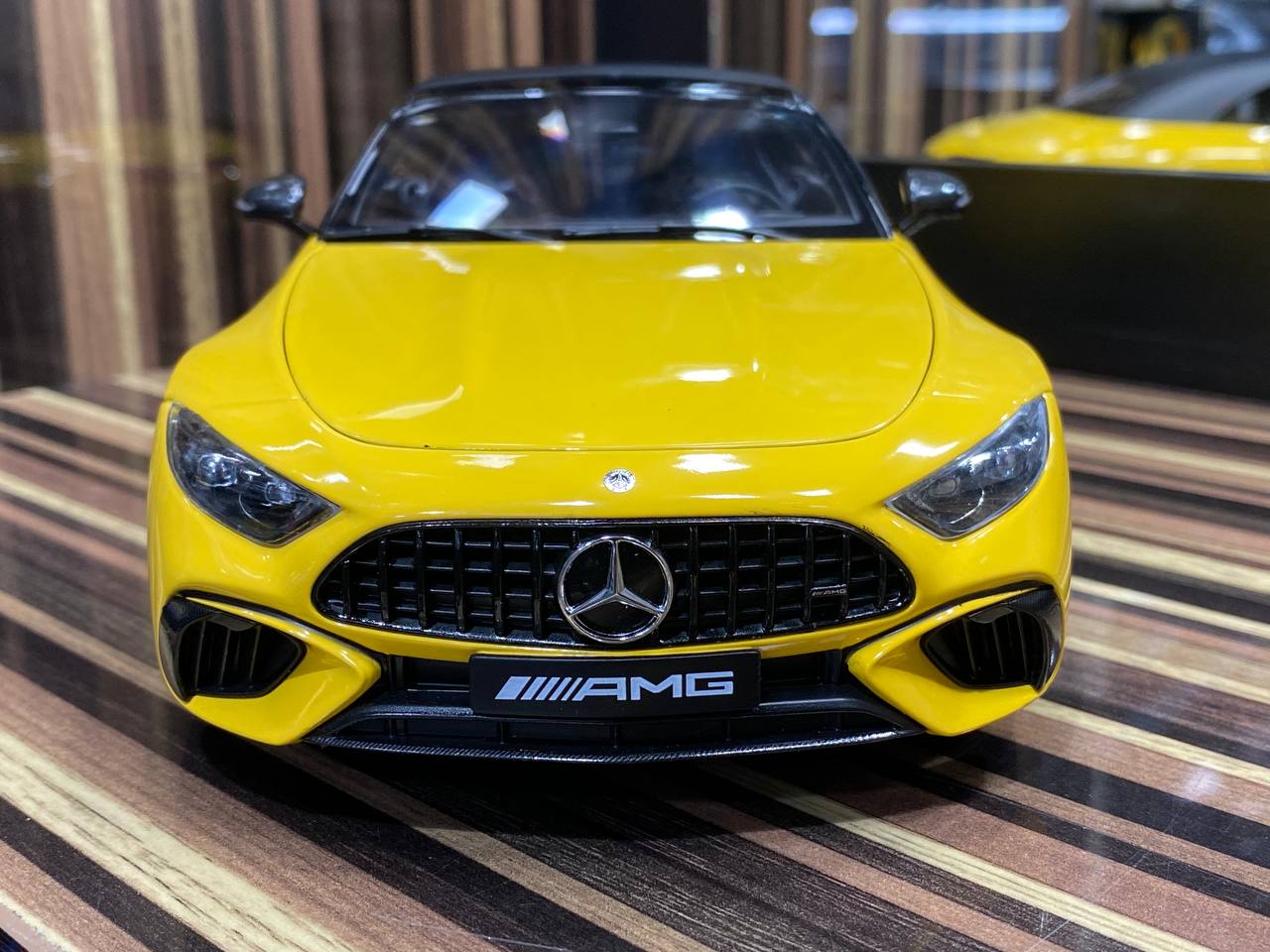 iScale 1:18 Mercedes-Benz AMG SL63 4Matic+ (R232) Roadster argent de haute technologie B66960667 modèle voiture B66960667 iScale 1:18 Mercedes-Benz AMG SL63 4Matic+ (R232) Roadster argent de haute technologie B66960667 modèle voiture B66960667