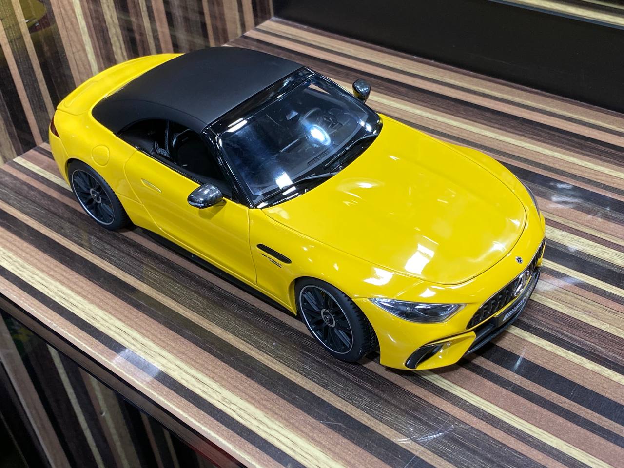 Mercedes-Benz SL63 AMG iScale