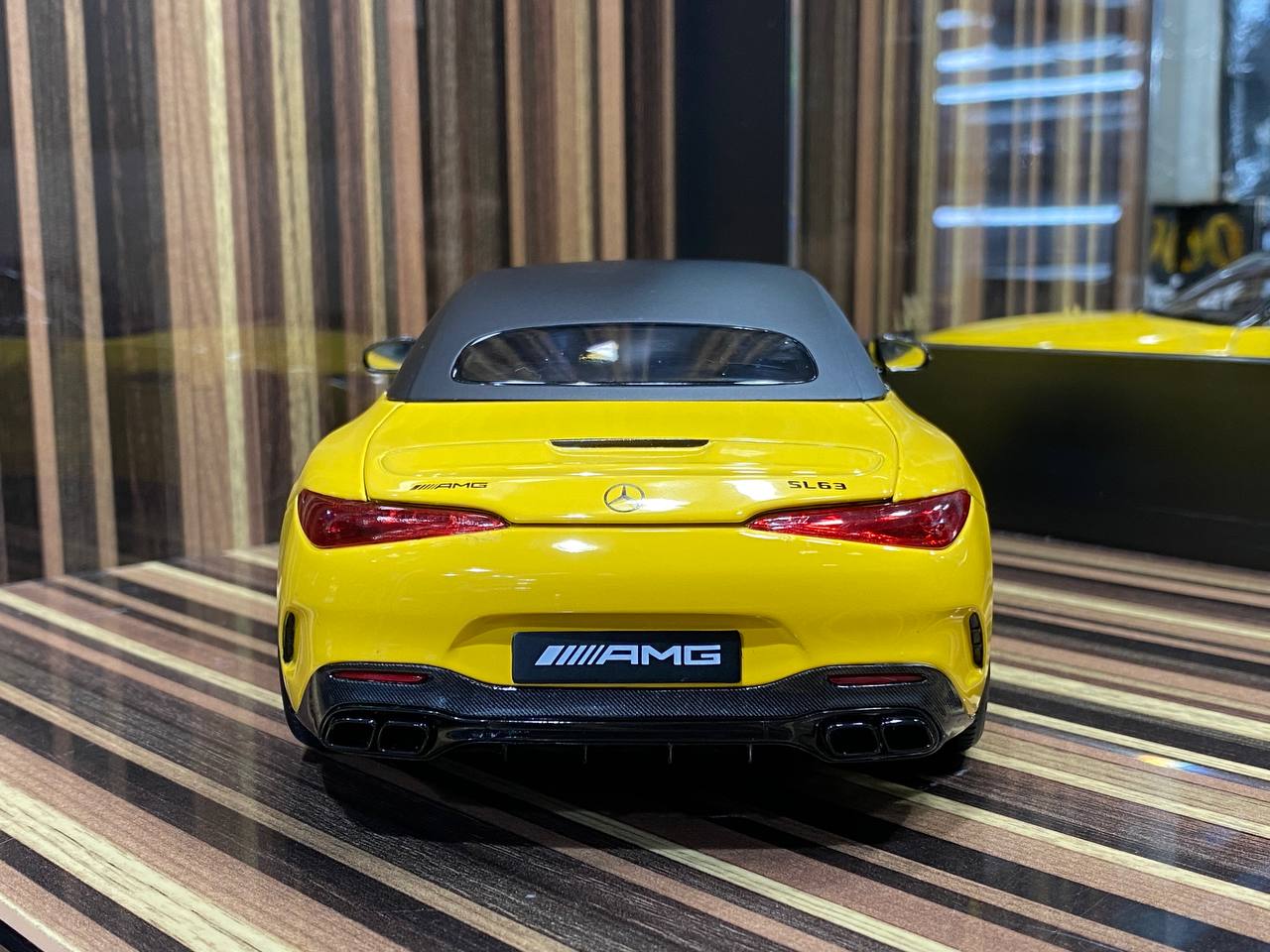 Mercedes-Benz SL63 AMG iScale