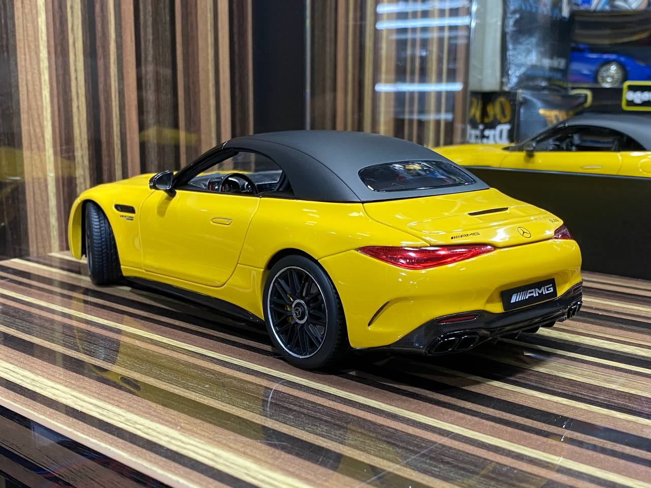Mercedes-Benz SL63 AMG iScale