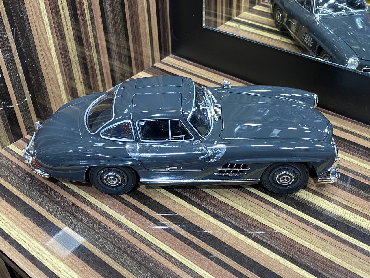 Mercedes-Benz 300SL Coupe Minichamps